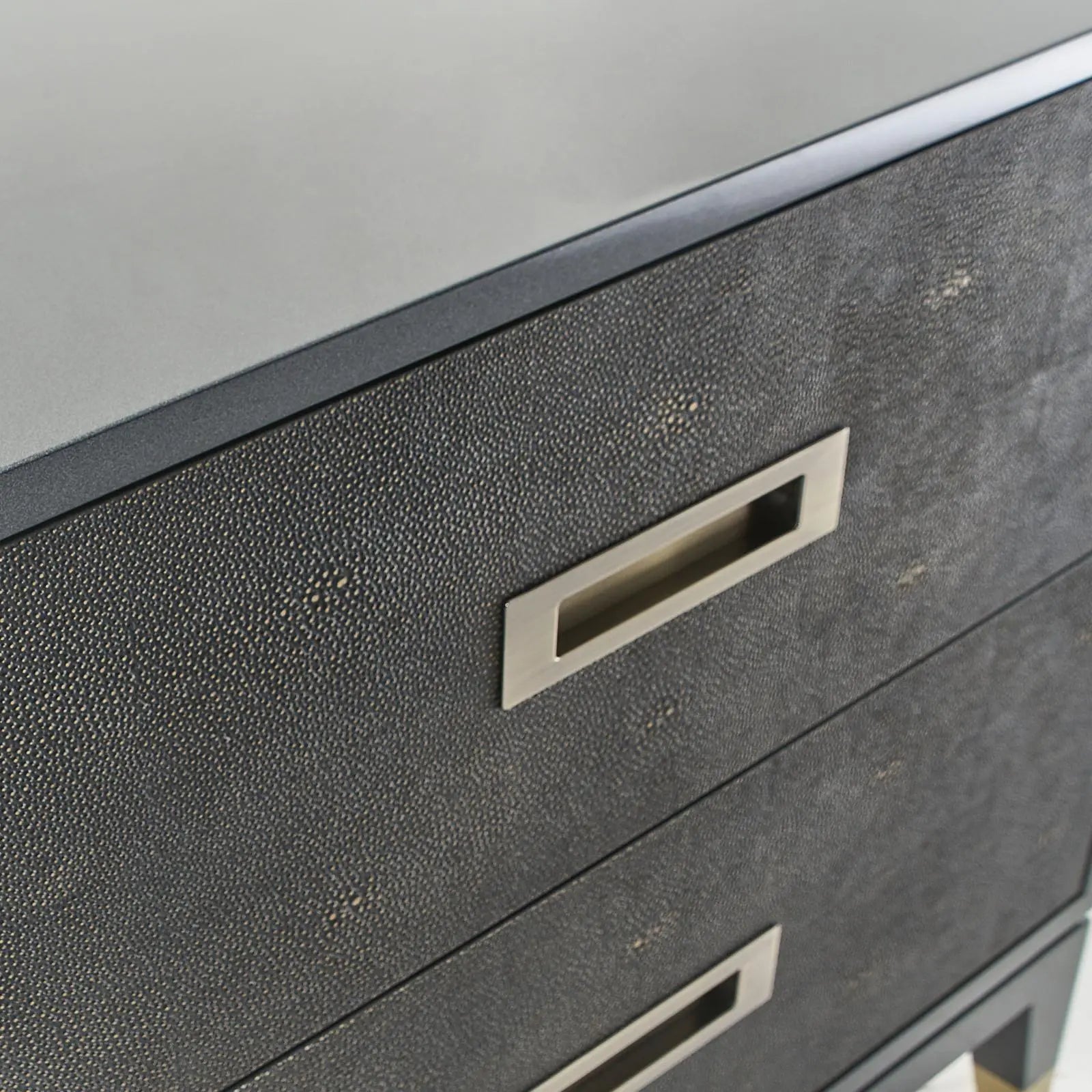 il lusso shagreen luxury 7 night stand