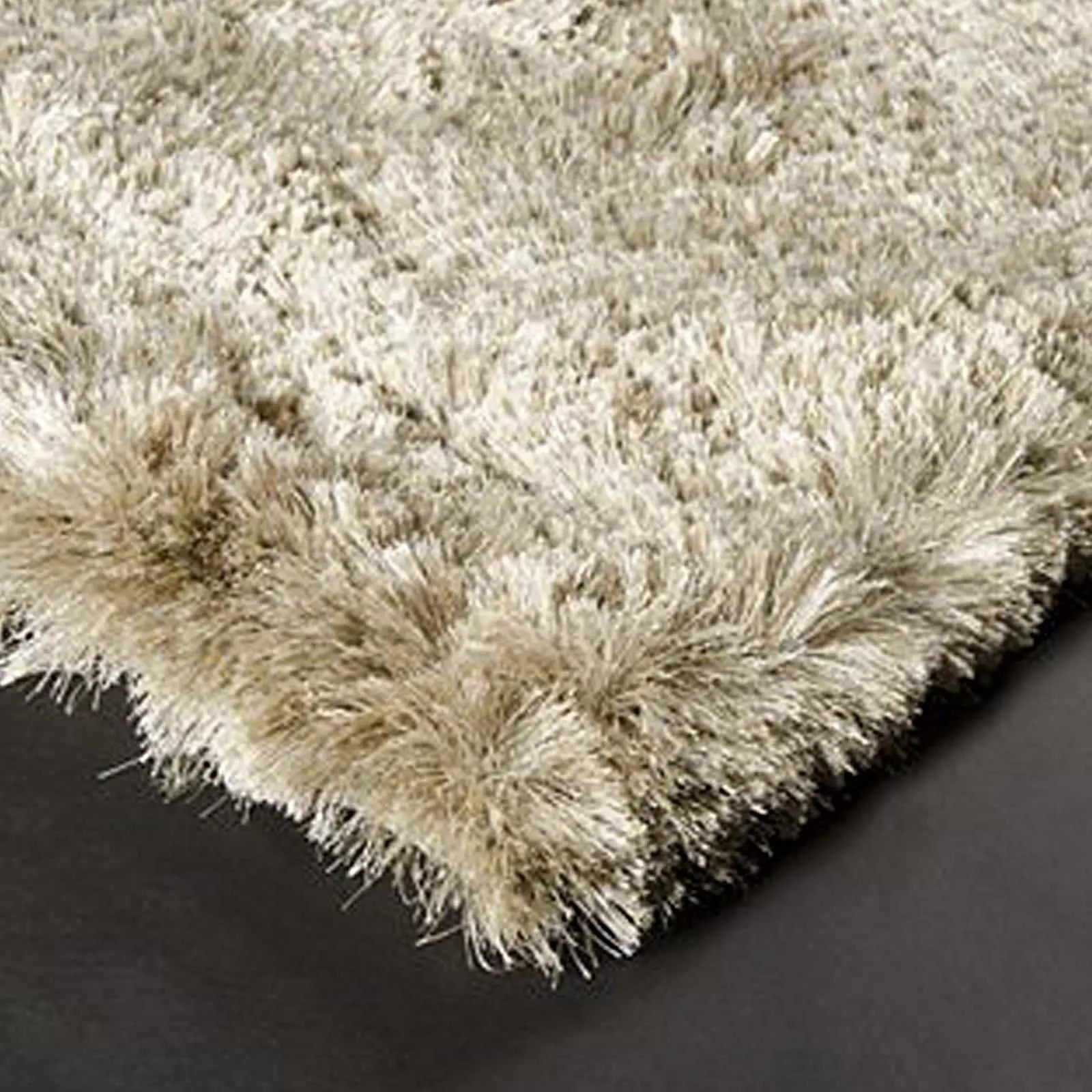 sheek beige modern rug