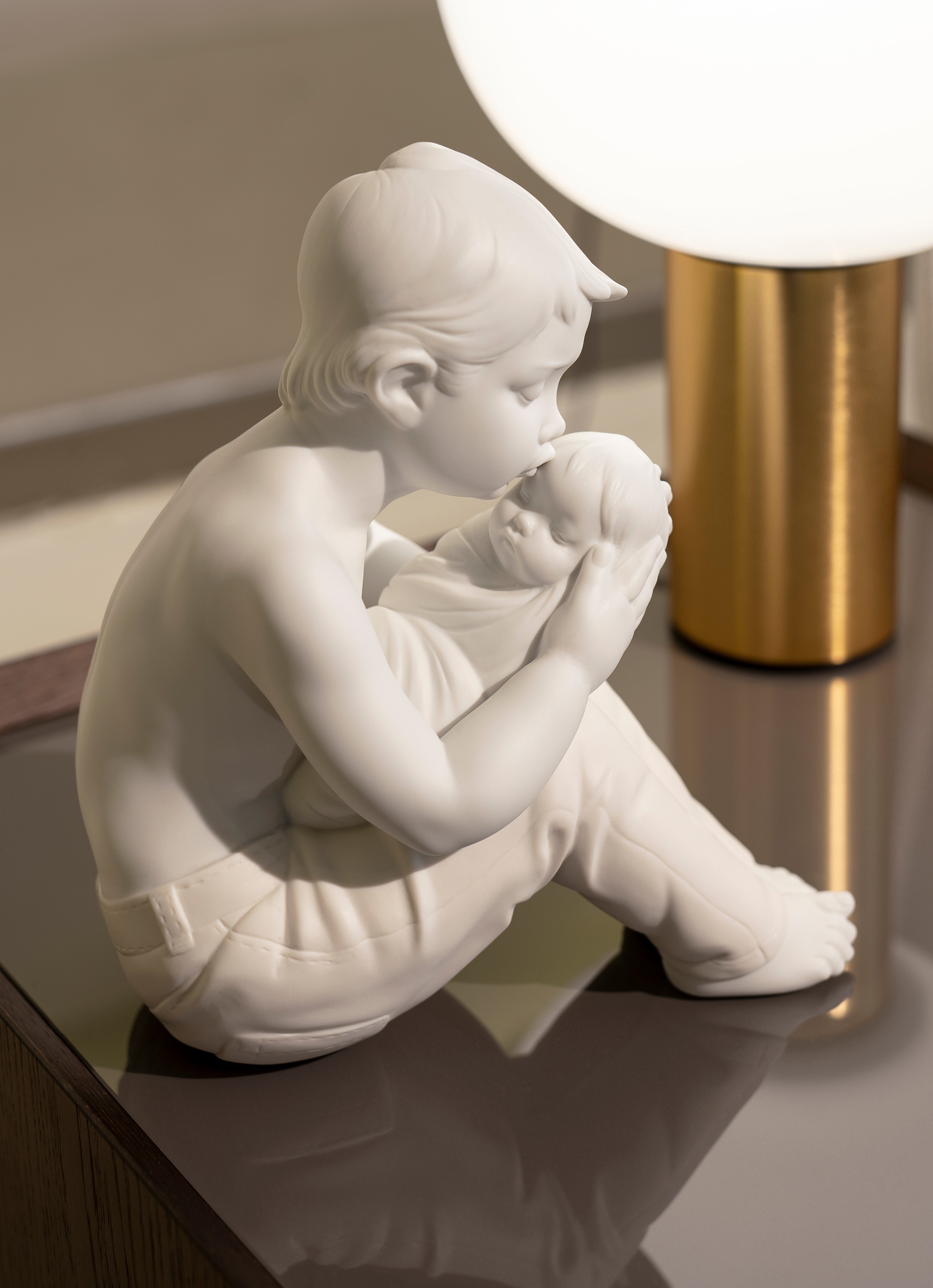 Welcome home Children Figurine